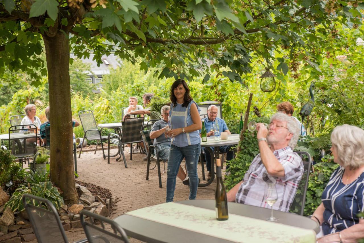 Weingut Erich Serwazi Hotel Mesenich Luaran gambar