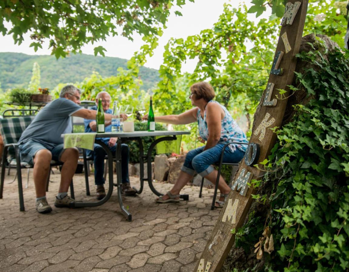 Weingut Erich Serwazi Hotel Mesenich Luaran gambar