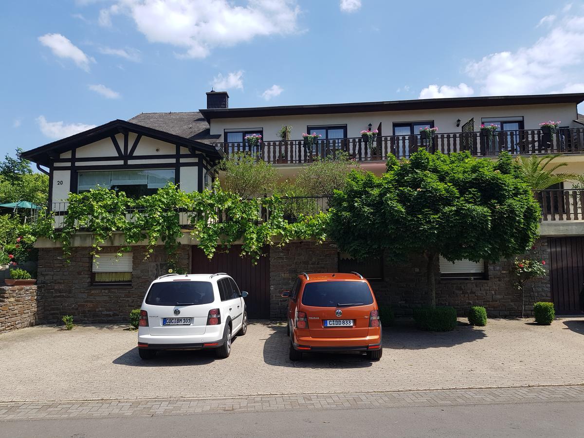 Weingut Erich Serwazi Hotel Mesenich Luaran gambar